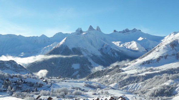 st_jean_darves_les_sybelles_location_ski_piste_de_ski_neige_fraiche.jpg